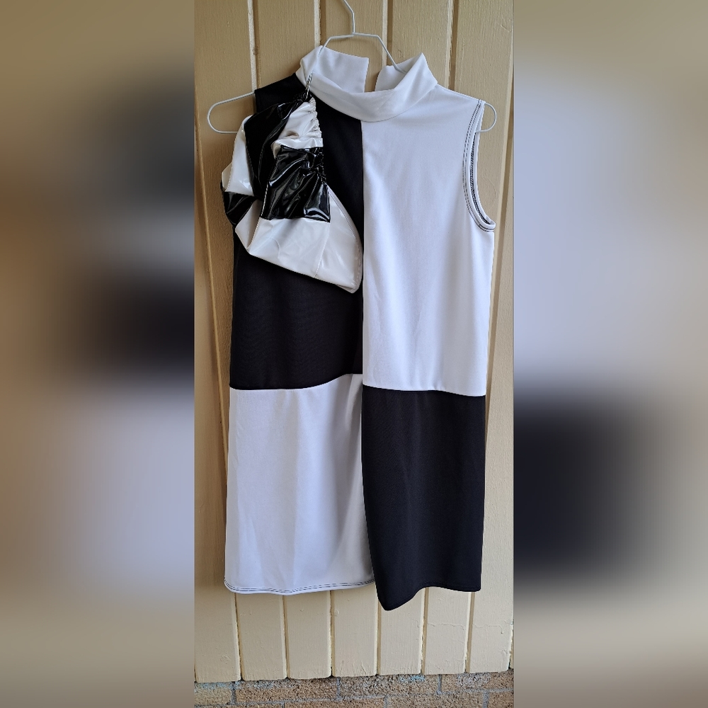 California Costumes Women's Small Black and Wite Go Go Girl Halloween Costume